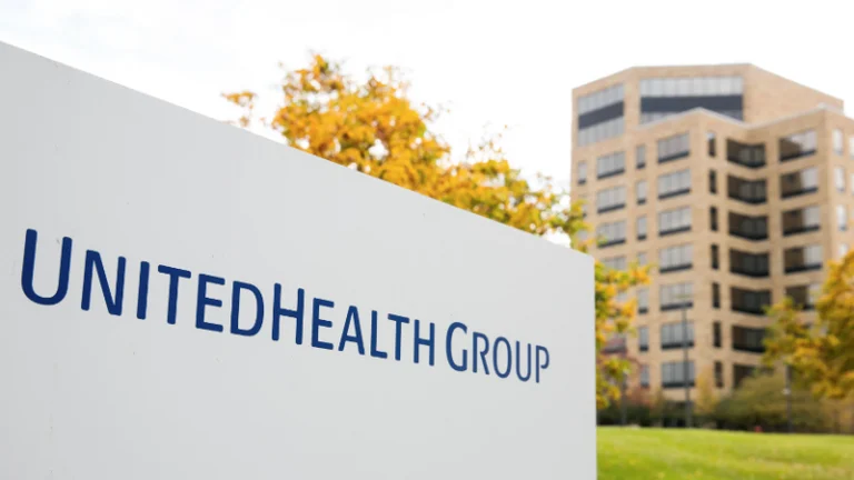 UnitedHealth y la divergencia entre el Dow Jones y el S&P 500