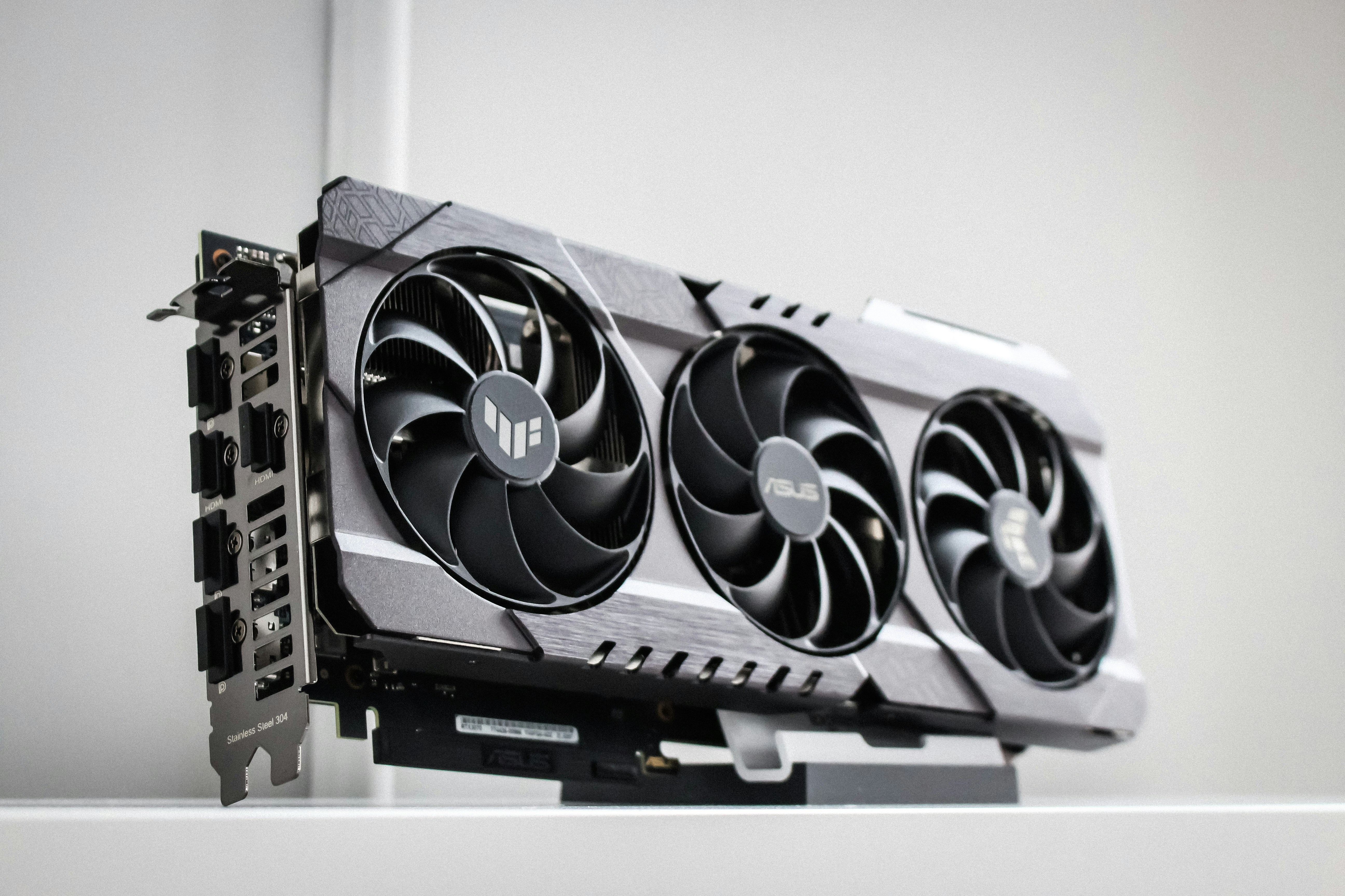 PM: Nvidia supera expectativas, aunque retrocede tras no alcanzar previsiones en su segmento de centros de datos